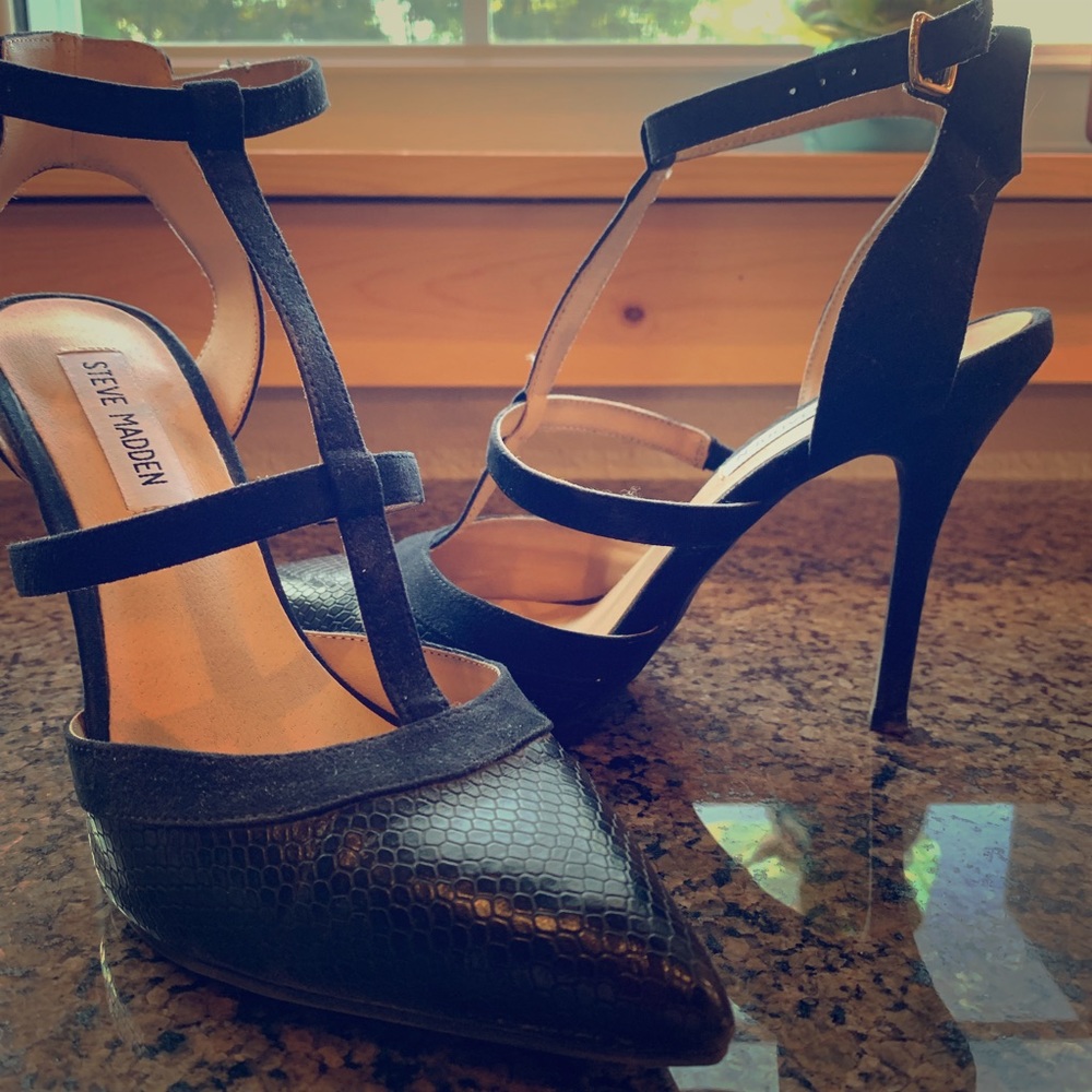 Super sexy Steve Madden heels